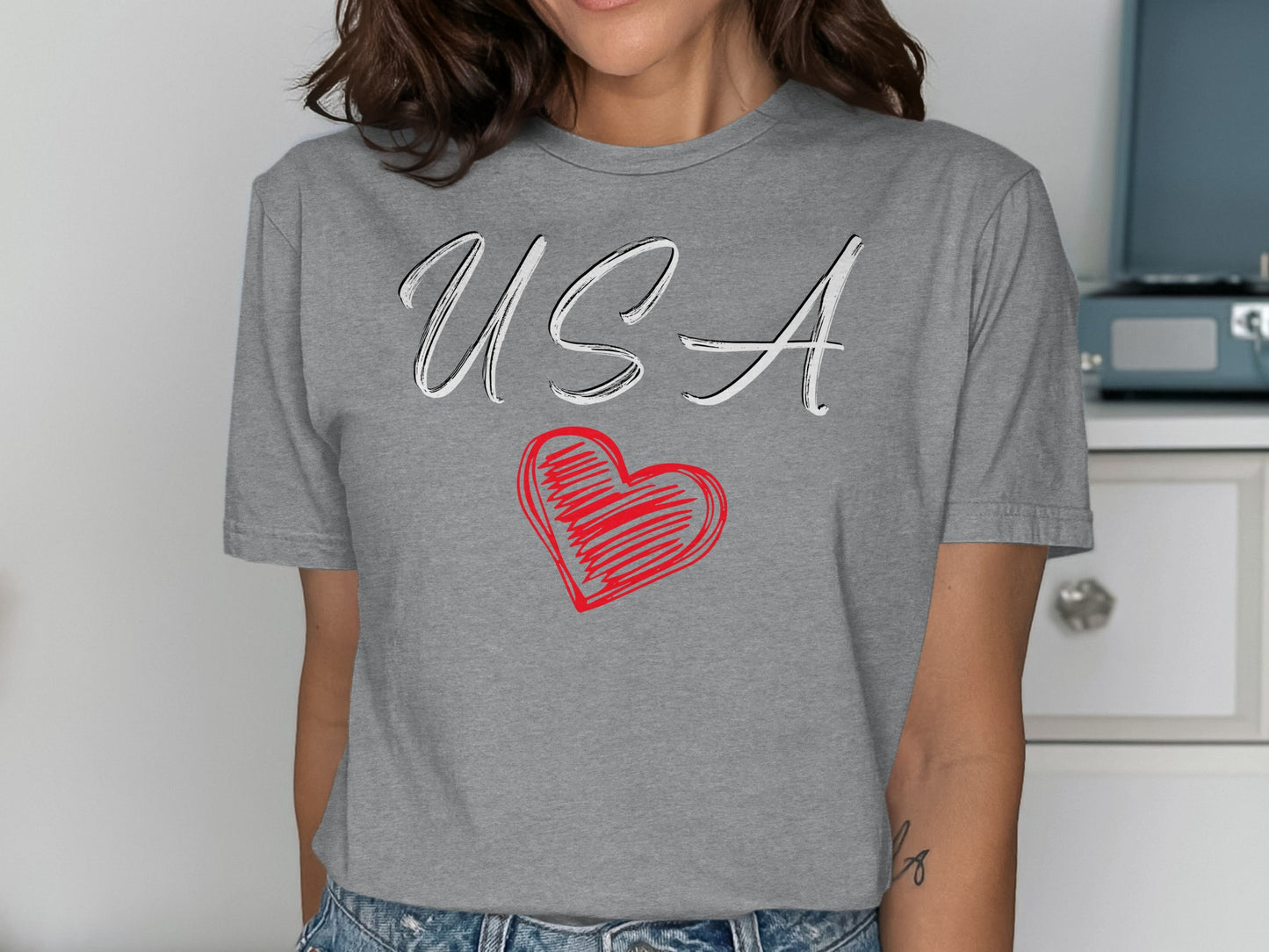 USA Heart Graphic Design Short Sleeve T-Shirt
