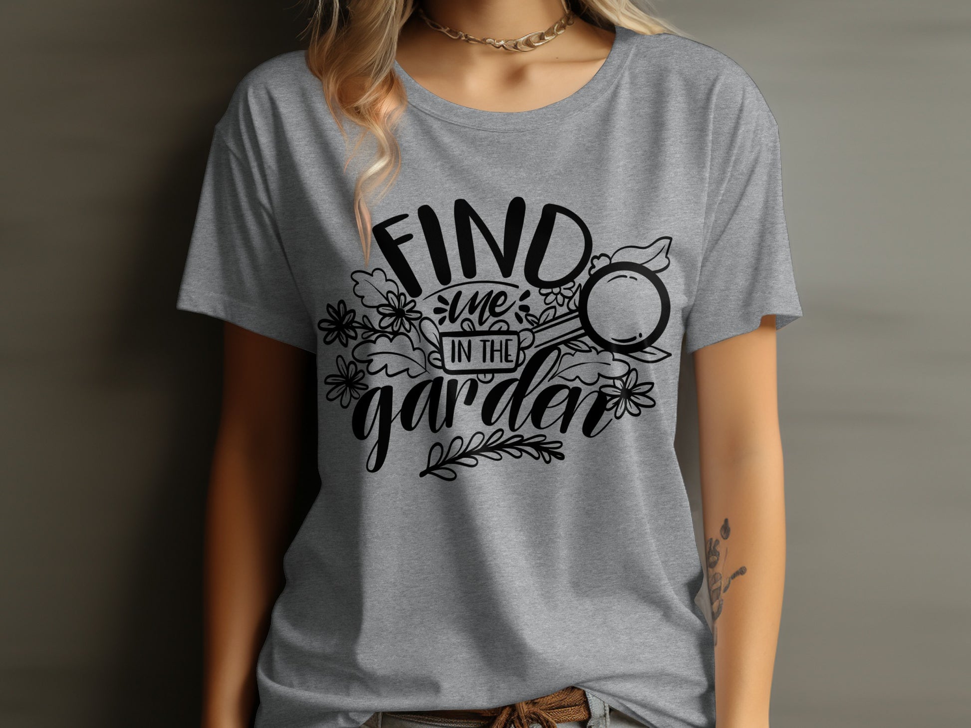 Find Me in The Garden Casual T-Shirt