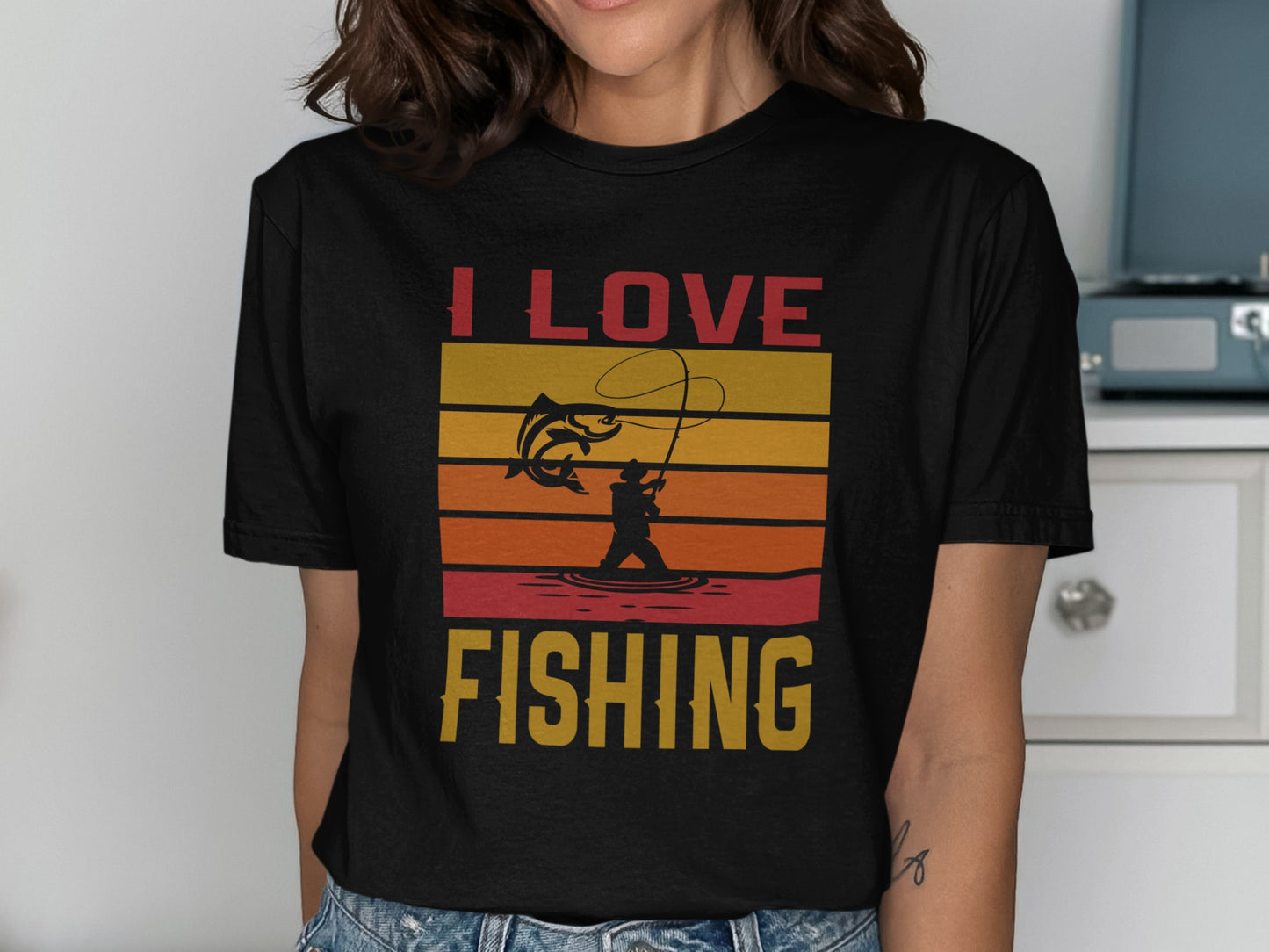 T-shirt with "I LOVE FISHING" text and fishing graphic.